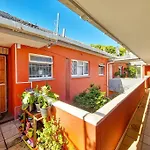 Secure, Close To Beaches, Promenade & Free Wi-Fi!