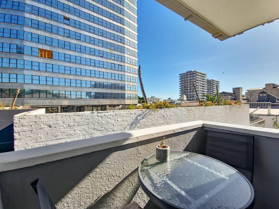 Secure, Close To Beaches, Promenade & Free Wi-fi! *